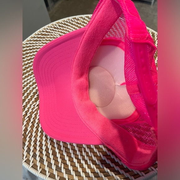 Aviator Nation Vintage Trucker Hat Austin Patch Logo — Neon pink - Picture 2 of 3